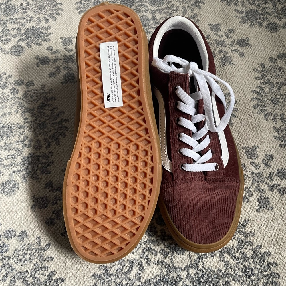 Brand new burgundy corduroy vans women’s size 7.5